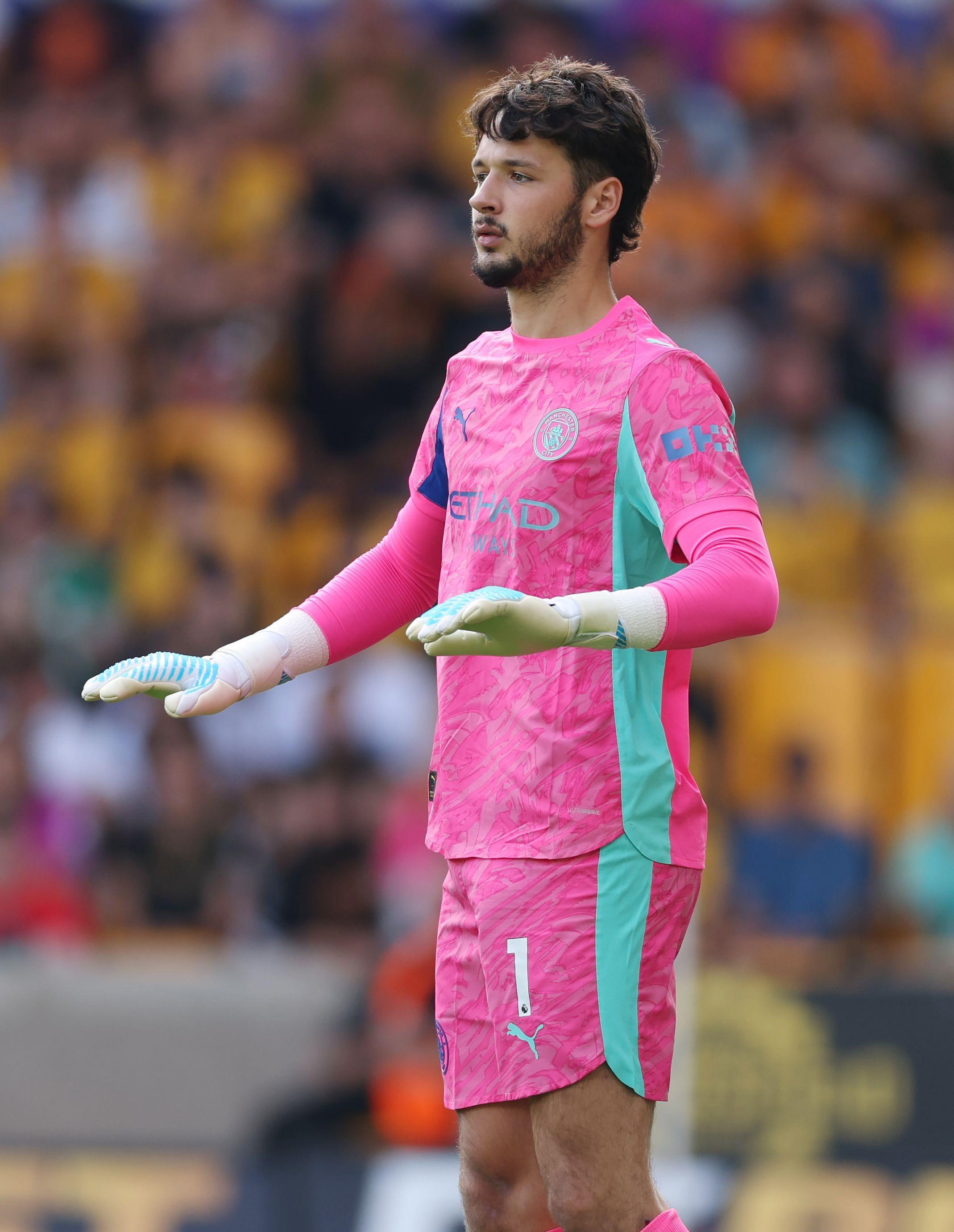 特拉福德：我是在农场长大的，守门有时和务农很像